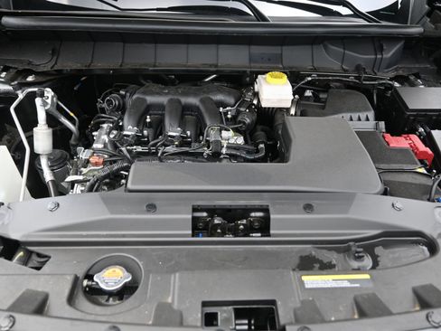 Used 2025 Nissan Pathfinder SL w/ SL Premium Package image 19