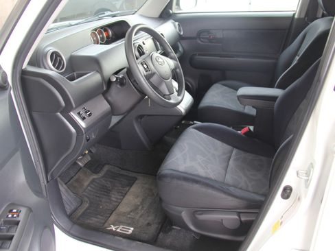 Used 2012 Scion xB image 21