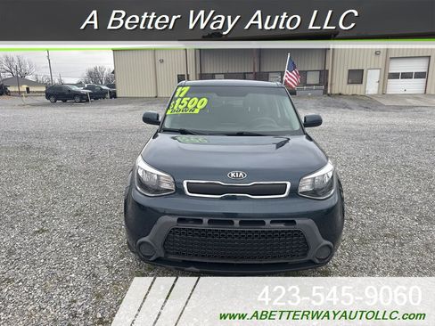 Used 2017 Kia Soul + image 11