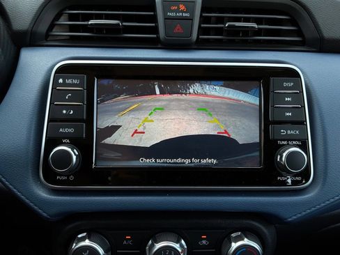 Used 2025 Nissan Versa SV FWD image 31