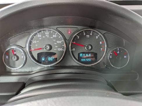Used 2010 Jeep Liberty Sport w/ Popular Equipment Group AWD/4WD image 4