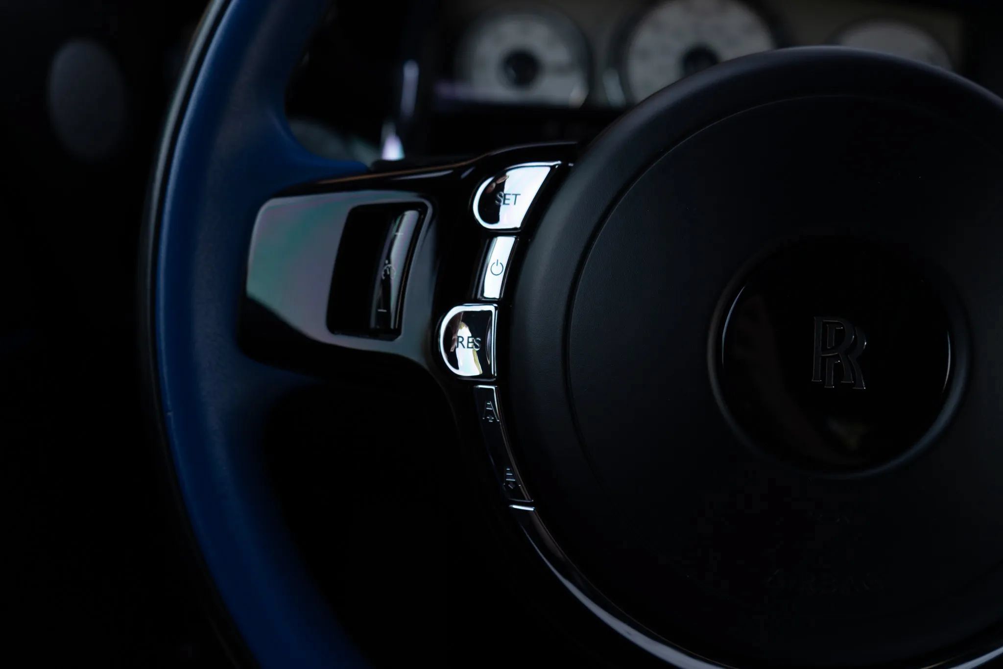 Used 2017 Rolls-Royce Dawn RWD image 57