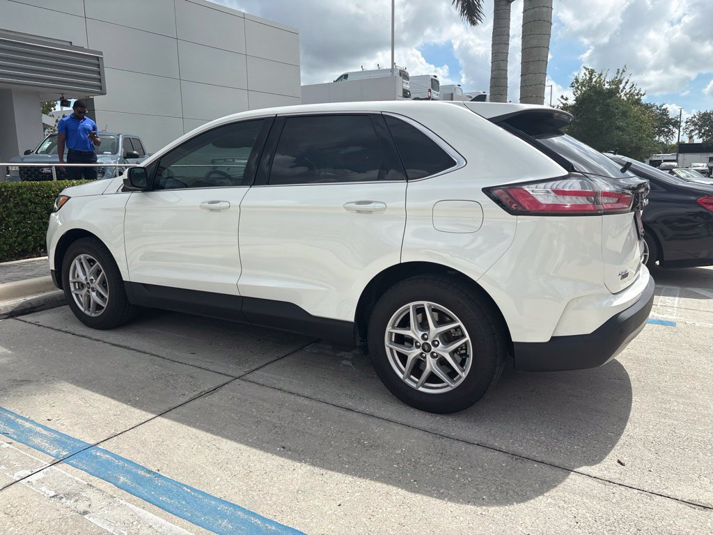 Used 2024 Ford Edge SEL AWD/4WD image 6