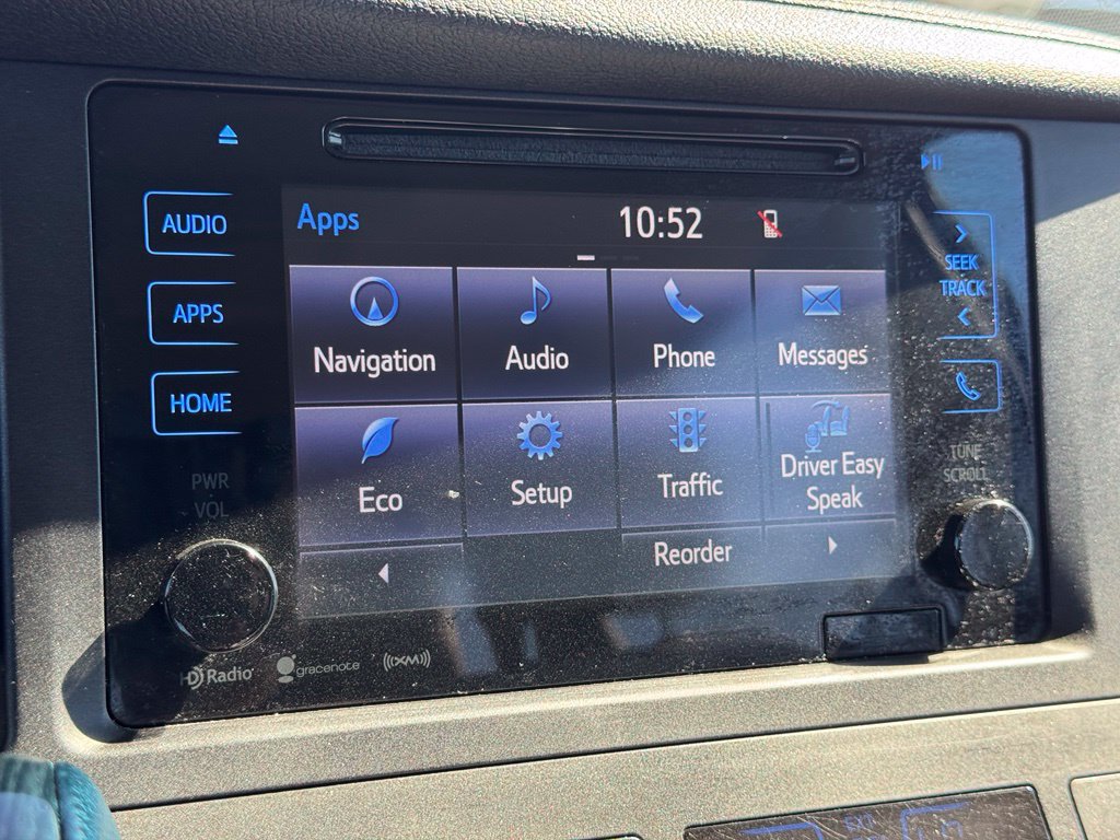 Used 2017 Toyota Sienna XLE Premium FWD image 31
