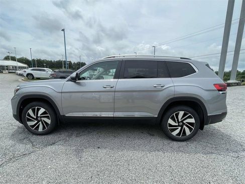 Used 2025 Volkswagen Atlas SEL AWD/4WD image 8