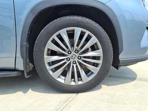 Used 2020 Toyota Highlander Platinum AWD/4WD image 9