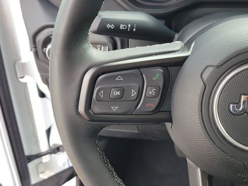 Used 2025 Jeep Wrangler Unlimited Rubicon w/ Convenience Group AWD/4WD image 25