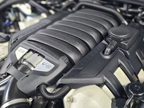 Used 2014 Porsche Panamera GTS image 8