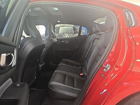 Used 2019 Volvo S60 T6 R-Design image 26