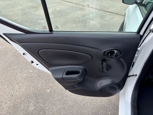 Used 2019 Nissan Versa S Plus image 28