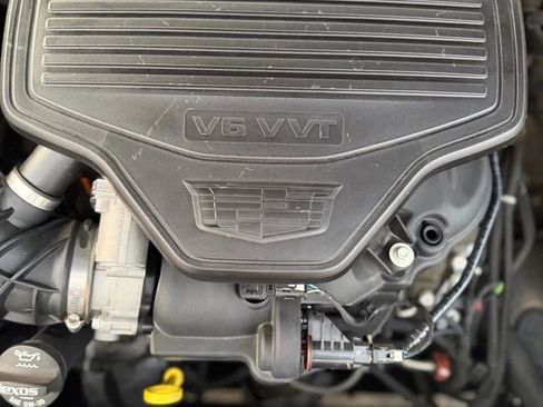 Used 2017 Cadillac XT5 Luxury w/ Driver Awareness Package image 15