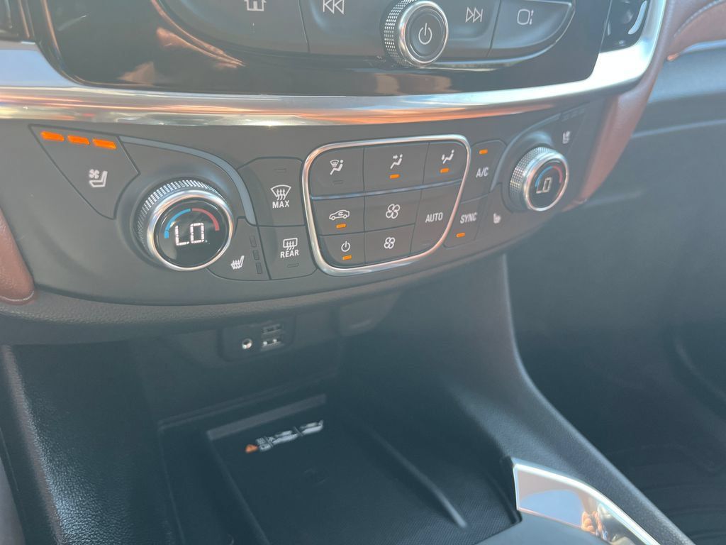 Used 2021 Chevrolet Traverse High Country AWD/4WD image 20