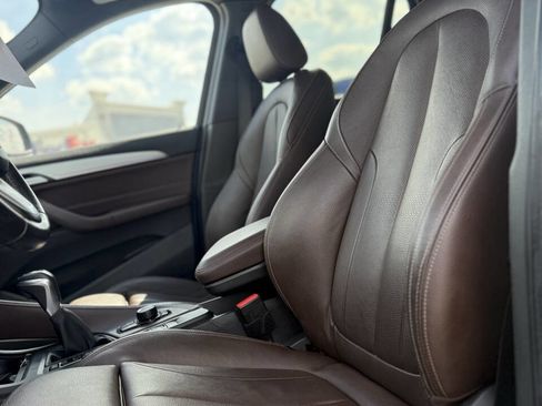 Used 2017 BMW X1 xDrive28i image 11