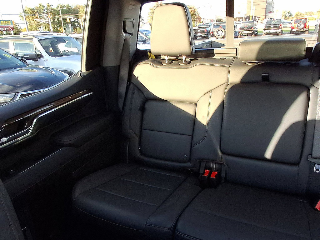 Used 2024 Chevrolet Silverado 1500 LT Trail Boss w/ LT Trail Boss Premium Package AWD/4WD image 12