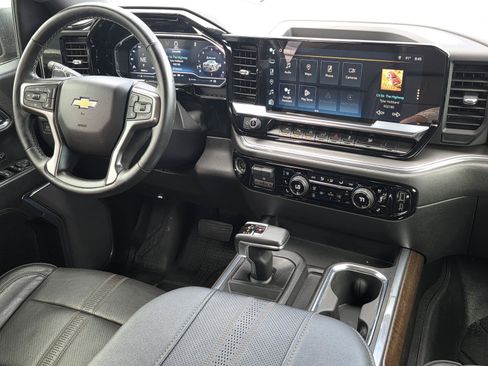 Used 2023 Chevrolet Silverado 1500 High Country w/ High Country Premium Package AWD/4WD image 12