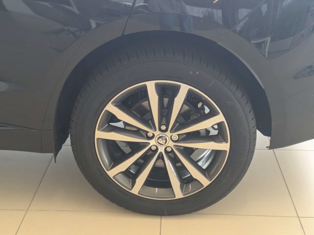 New 2026 Jaguar F-PACE R-Dynamic S AWD/4WD image 10