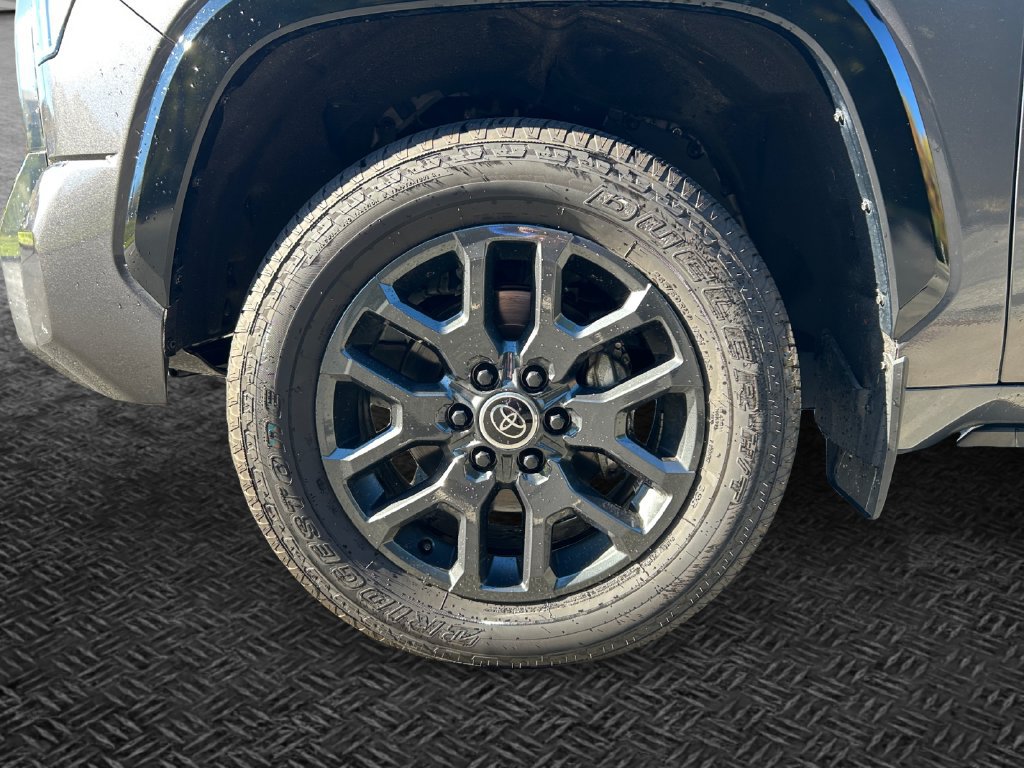 Used 2024 Toyota Tundra Platinum AWD/4WD image 11