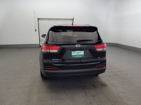 Used 2018 Kia Sorento LX AWD/4WD image 6