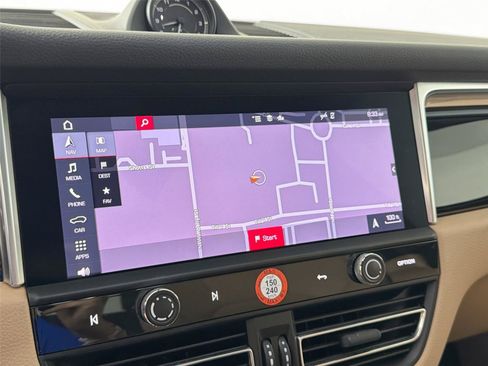 Certified 2023 Porsche Macan S AWD/4WD image 22