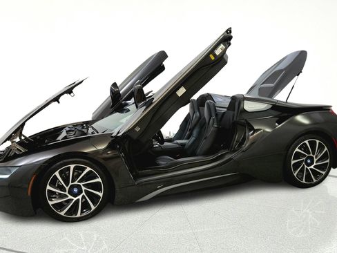 Used 2019 BMW i8 Roadster AWD/4WD image 11