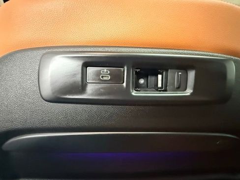 Used 2022 BMW X7 xDrive40i w/ Premium Package image 18