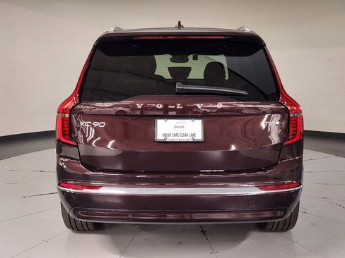 New 2025 Volvo XC90 T8 Core image 10