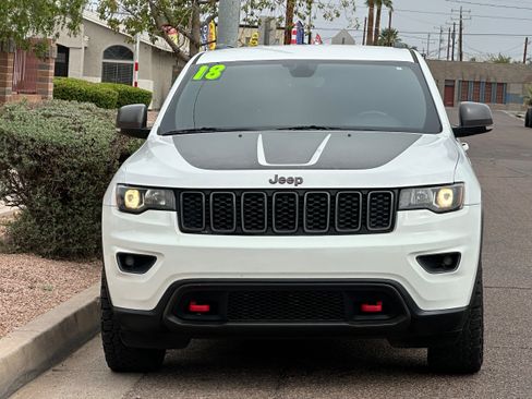 Used 2018 Jeep Grand Cherokee Trailhawk AWD/4WD image 2