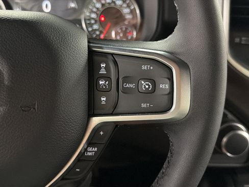 Used 2025 RAM 1500 Big Horn AWD/4WD image 23
