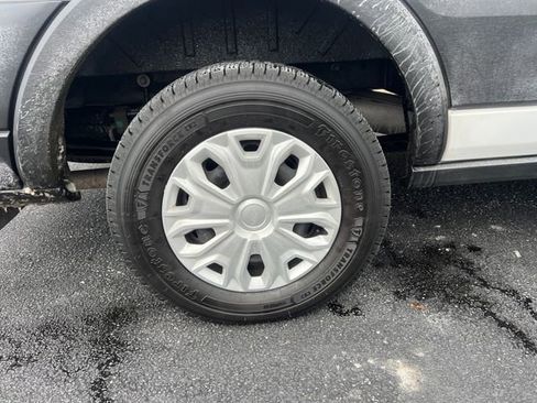 Used 2022 Ford Transit 350 XLT image 13