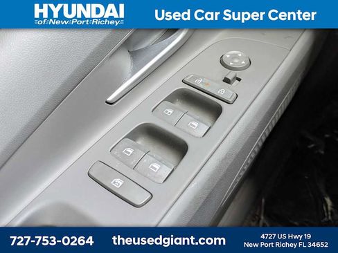 Used 2024 Hyundai Elantra SE FWD image 24
