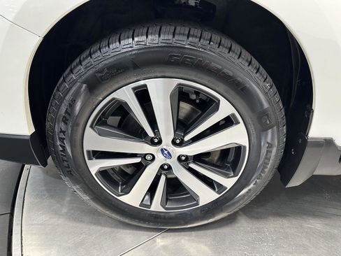 Used 2019 Subaru Outback 2.5i Limited w/ Popular Package #2 AWD/4WD image 9