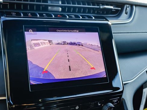 New 2025 Jeep Grand Cherokee Altitude image 24