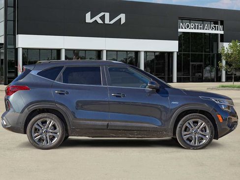 Certified 2021 Kia Seltos S image 7