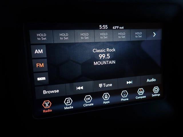 Used 2019 Jeep Cherokee Latitude w/ Popular Appearance Group AWD/4WD image 19