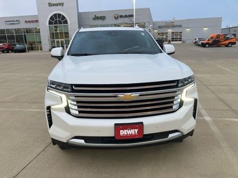 Used 2023 Chevrolet Tahoe High Country image 2
