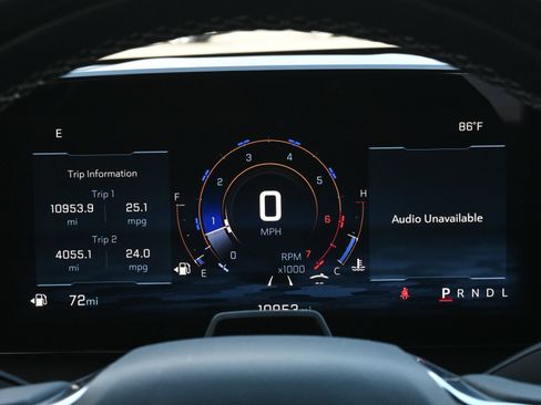 Used 2025 Chevrolet Traverse High Country FWD image 11