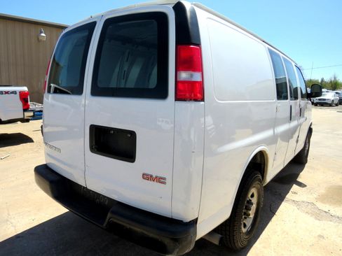 Used 2019 GMC Savana 2500 w/ Driver Convenience Package image 4