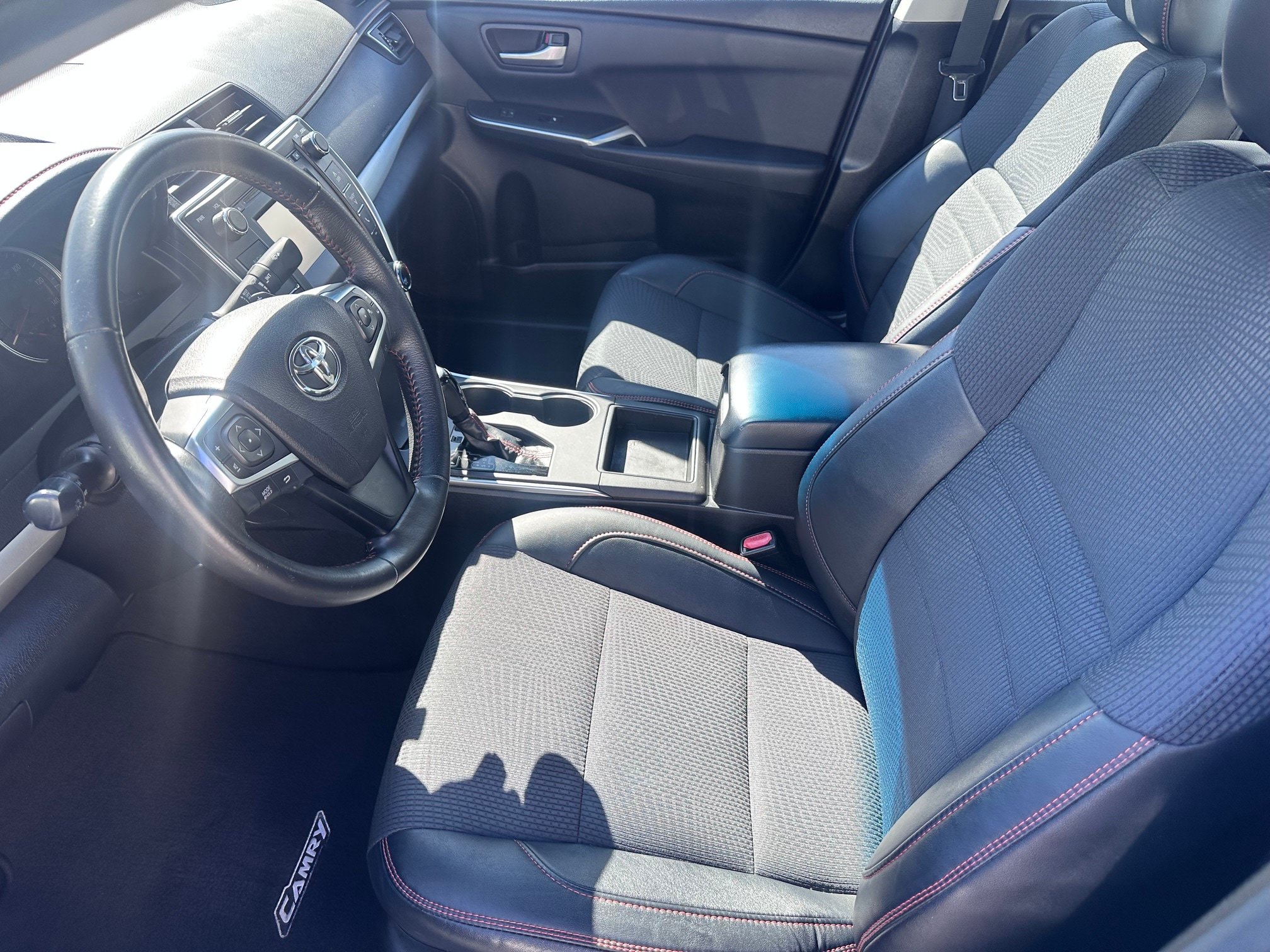 Used 2017 Toyota Camry SE FWD image 5