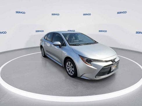 Used 2023 Toyota Corolla LE image 2