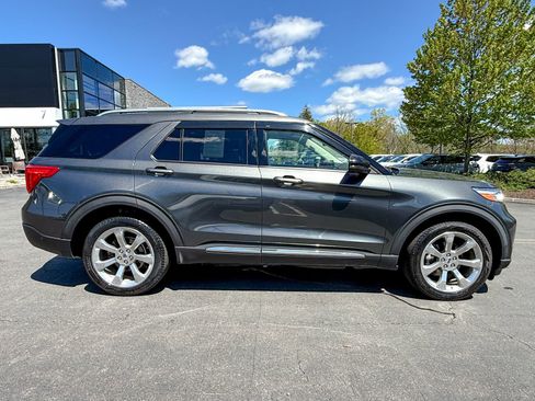 Used 2020 Ford Explorer Platinum w/ Premium Technology Package AWD/4WD image 5