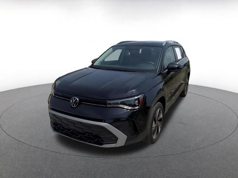 Used 2025 Volkswagen Taos SE image 7