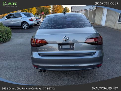 Used 2017 Volkswagen Jetta SE FWD image 9