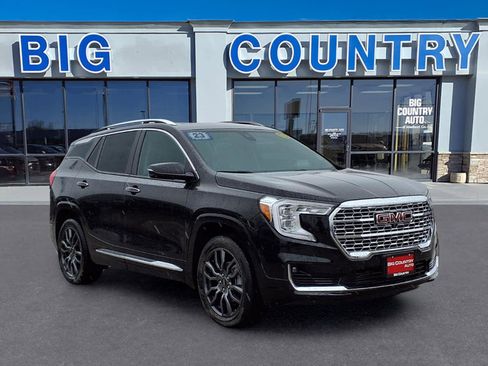Used 2023 GMC Terrain Denali w/ Black Diamond Edition image 9