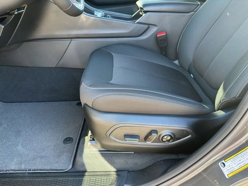 New 2025 Jeep Grand Cherokee Laredo X w/ Luxury Tech Group I image 12