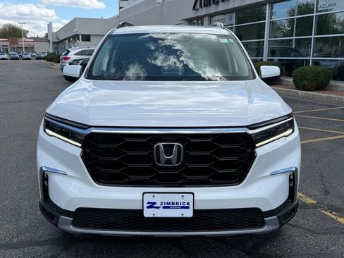 Used 2024 Honda Pilot Touring image 9