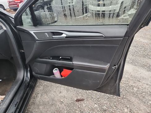 Used 2015 Ford Fusion SE w/ Equipment Group 201A image 22