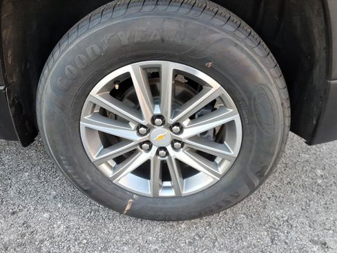 Used 2023 Chevrolet Traverse LT image 23