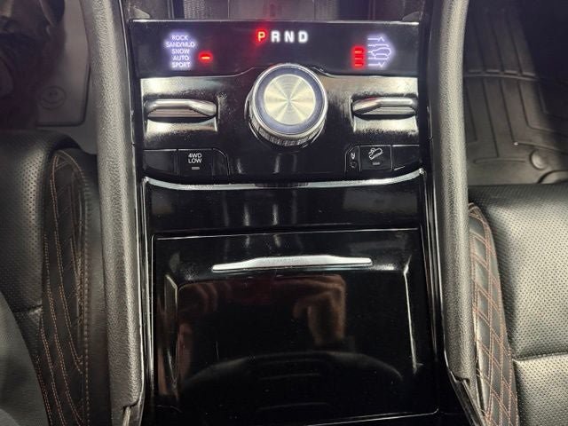 Used 2021 Jeep Grand Cherokee L Summit w/ Luxury Tech Group V AWD/4WD image 16