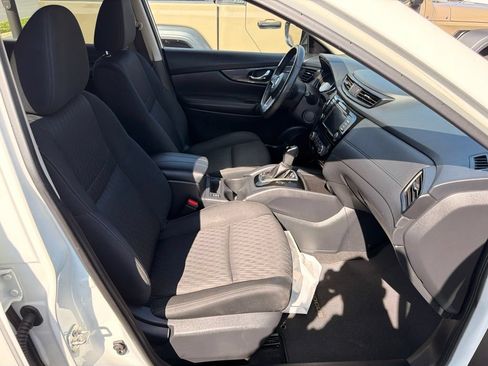 Used 2018 Nissan Rogue SV AWD/4WD image 12