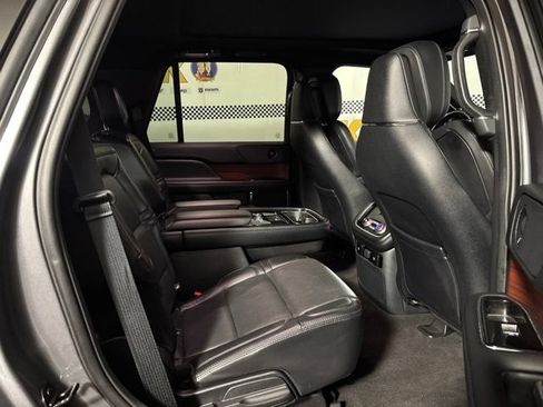 Used 2021 Lincoln Navigator Reserve AWD/4WD image 14